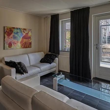 Appartement Meschermolen 4 *